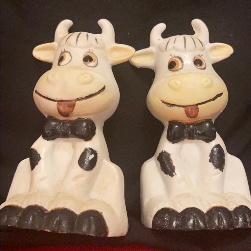 Set 1 of 2 - Cow Salt-n-Pepper Shakers